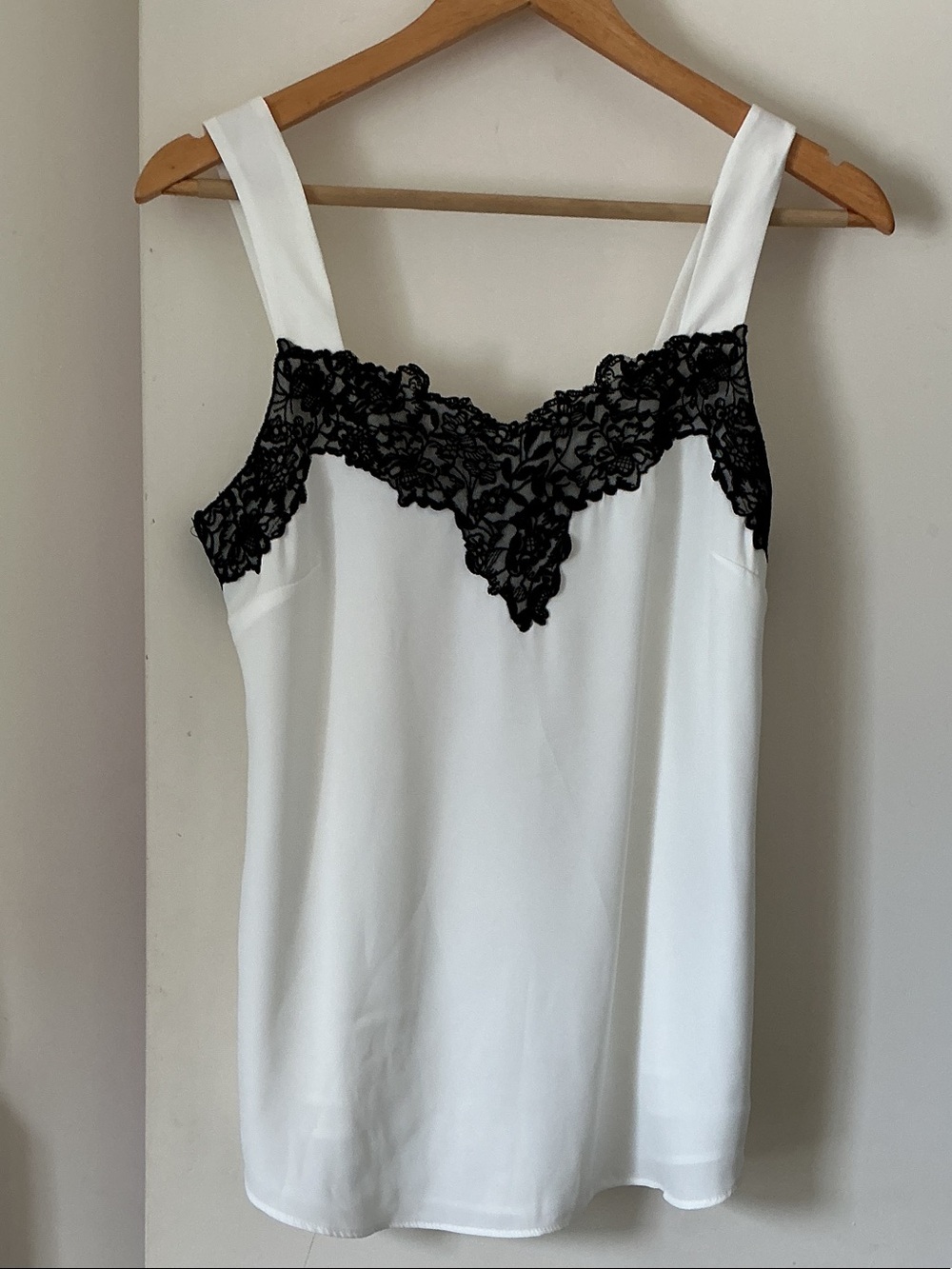 WHBMWhite Lace-Trim Camisole Tank Top
